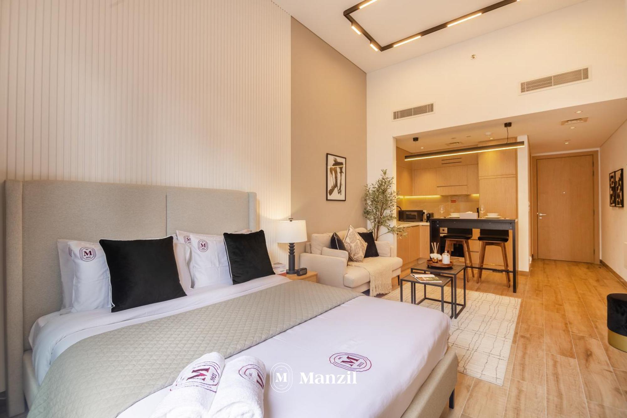 Luxury In Jvc With 5-star Amenities Near Circle Mall Apartment
